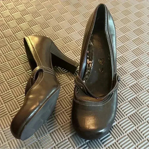 8.5 MUDD Dark Brown 3.5in Heels - Picture 13 of 13